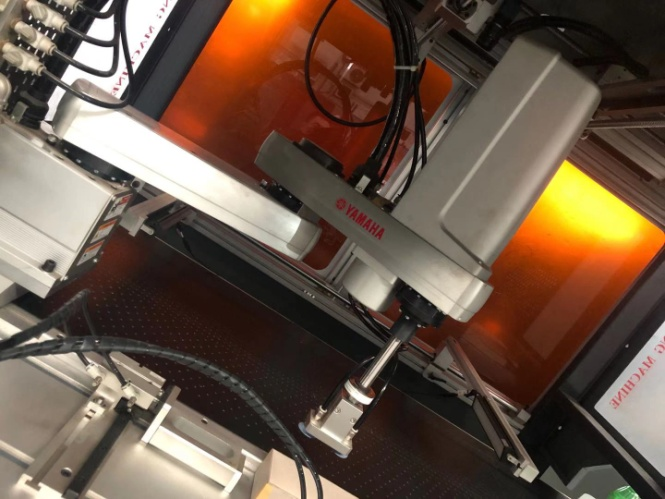 M&aacute;quina de fabricaci&oacute;n de posicionamiento de caja